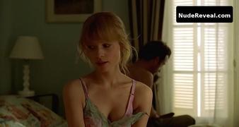 CLEMENCE POESY nude in Olgas Sommer