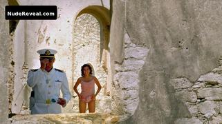 PAULINA GAITAN nude in Deseo