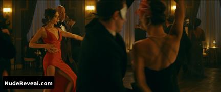 GAL GADOT nude in Red Notice