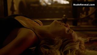 LAURA VANDERVOORT nude in Bitten