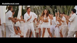 KIARA ADVANI nude in War 2