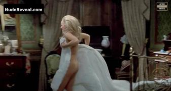 URSULA ANDRESS nude in Soleil rouge