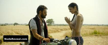 ANUSHKA SHARMA nude in Matru Ki Bijlee Ka Mandola