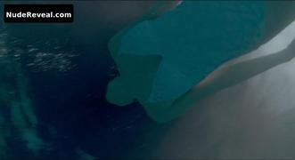 HAILEE STEINFELD nude in The Edge Of Seventeen