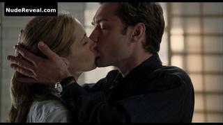 JULIA ROBERTS nude in Closer