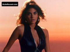 TERI HATCHER nude in Tales from the Crypt