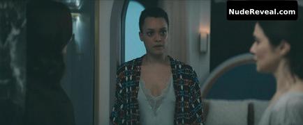 BRITNE OLDFORD nude in Dead Ringers