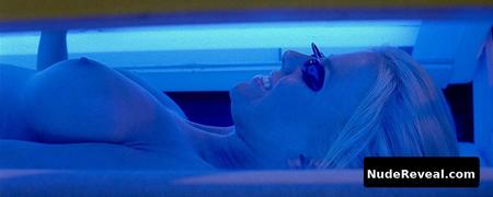CHELAN SIMMONS nude in Final Destination 3