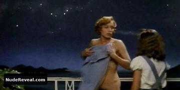 KRISTIN SCOTT THOMAS nude in Le bal du gouverneur