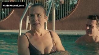 LAUREN WEEDMAN nude in Looking