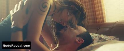 MIRIAM LEONE nude in Lamore a domicilio