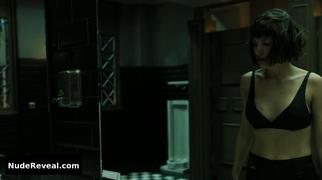 URSULA CORBERO nude in La casa de papel