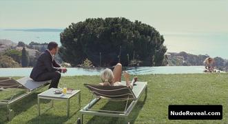 VIRGINIE EFIRA nude in Le Siffleur