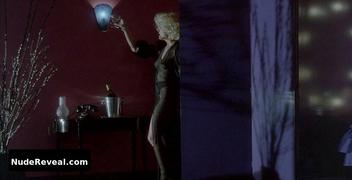 MADONNA nude in Dick Tracy