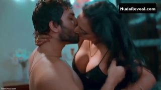 JAYSHRI GAIKWAD nude in Farebi Yaar