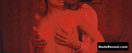 DEBORAH FRANCOIS nude in Populaire