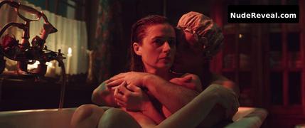 AGNIESZKA GROCHOWSKA nude in How I Fell in Love with a Gangster