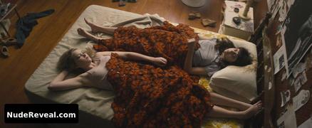 MADELEINE WATERS nude in The Diary of a Teenage Girl