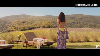 KIARA ADVANI nude in War 2