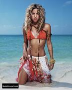 SHAKIRA nude in Revista Fhm