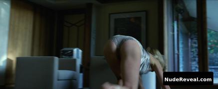 ROSAMUND PIKE nude in Gone Girl