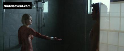 ROSAMUND PIKE nude in Gone Girl