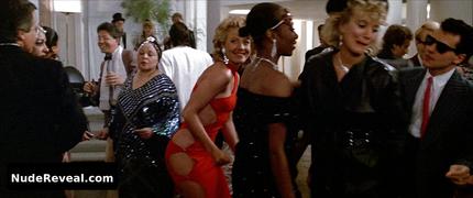 LINDA KOZLOWSKI nude in Crocodile Dundee