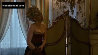 STEFANIE MARTINI nude in Emerald City