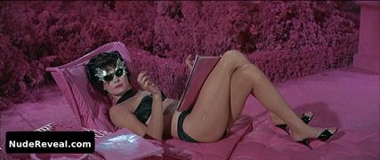 SHIRLEY MACLAINE nude in What a Way to Go!