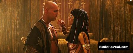 PATRICIA VELASQUEZ nude in The Mummy