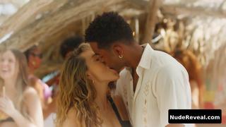 MARIA ELISA CAMARGO nude in Escupire Sobre Sus Tumbas