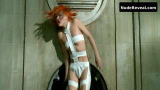 MILLA JOVOVICH nude in The Fifth Element