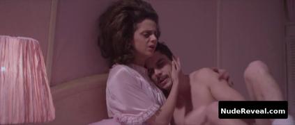 MACARENA GOMEZ nude in La Hora Del Bano