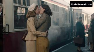 ANNA PAQUIN nude in Tell It to the Bees