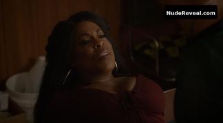 NIECY NASH nude in Claws