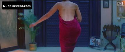 KAREENA KAPOOR nude in Bewafaa