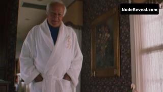 MENA SUVARI nude in American Virgin