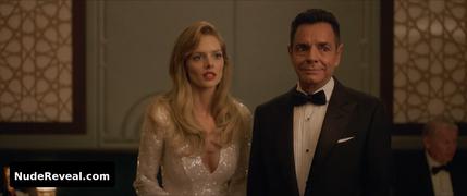 SAMARA WEAVING nude in The Valet
