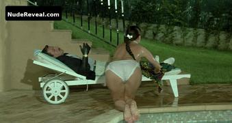 SERENA GRANDI nude in Roba da ricchi