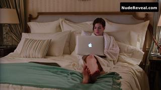 ANNE HATHAWAY nude in The Intern