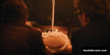 IRIS RUNA nude in O Clube