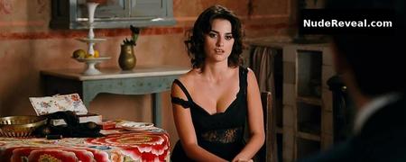 PENELOPE CRUZ nude in A Matador