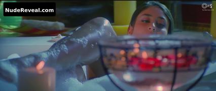 KAREENA KAPOOR nude in Bewafaa