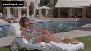 CATHERINE ZETA-JONES nude in Splitting Heirs