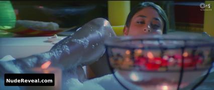 KAREENA KAPOOR nude in Bewafaa