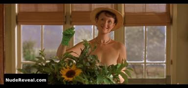 HELEN MIRREN nude in Calendar Girls