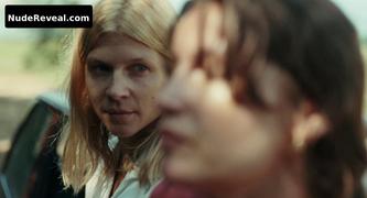 CLEMENCE POESY nude in Beyond the Horizon