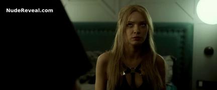 PAULINA GALAZKA nude in Girls to Buy