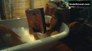 ANNA SZYMANCZYK nude in X-Rated Queen