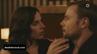 ANTJE TRAUE nude in Die Freundin meiner Mutter